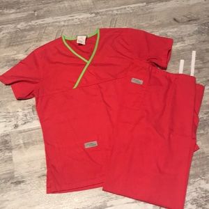 Women’s medium Urbane scrub set